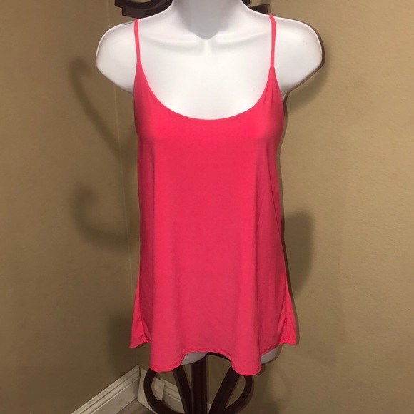 Hot pink top - Picture 3 of 3